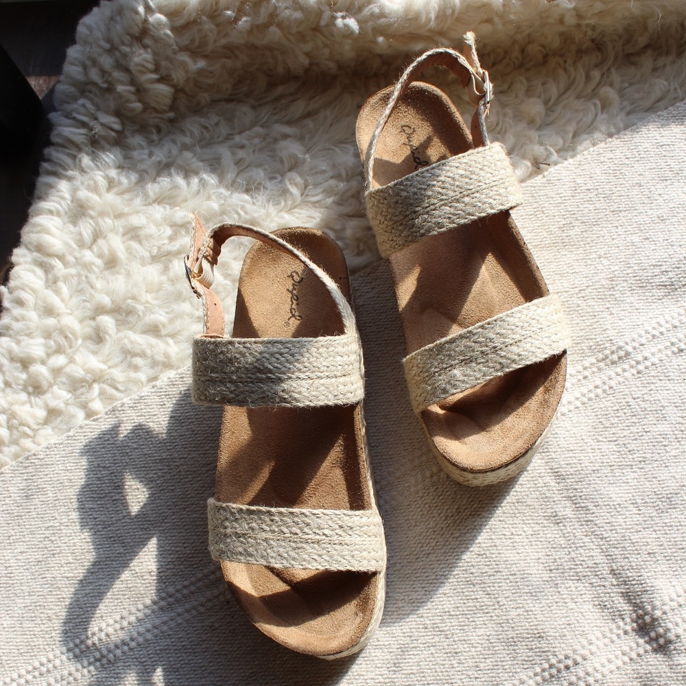 🚨END OF SUMMER SALE// Espadrille platform - Picture 5 of 8